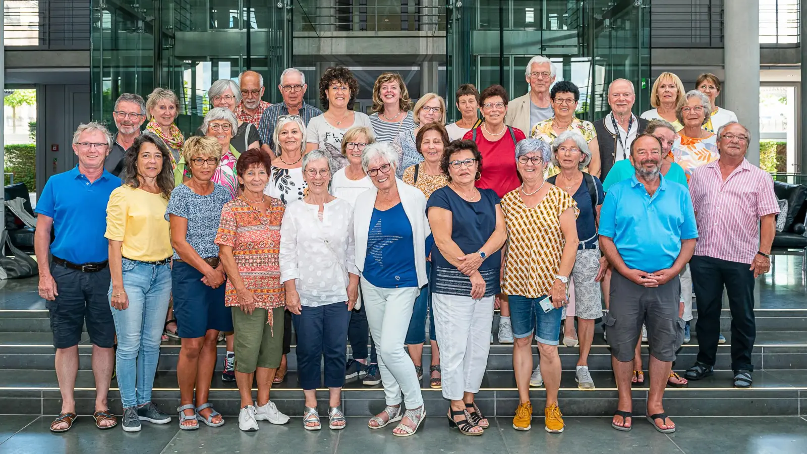 Die Besuchergruppe, die die Einladung von Katrin Staffler nach Berlin angenommen hat. (Foto: Bundesregierung / StadtLandMensch-Fotografie)