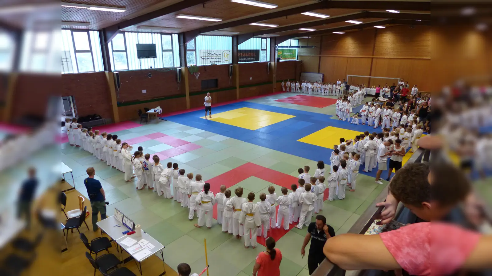 Begrüßung aller Teilnehmer zum Beginn der Veranstaltung. (Foto: SV Günding e.V.)