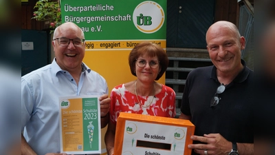 Die Jury der diesjährigen Schultütenaktion (von li): Jürgen Schleich, Renate Rösch und Martin Lehn. (Foto: ÜB)