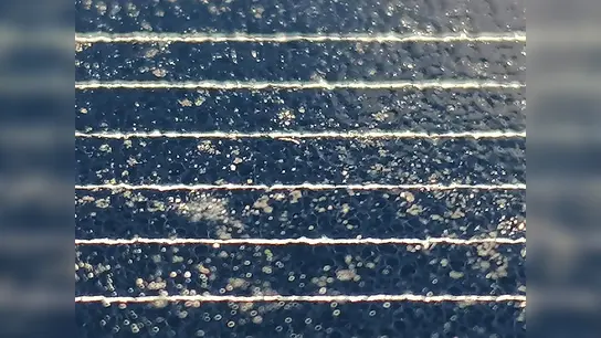 Ein Solarmodul. Bereits seit Mitte 2022 gelten höhere Vergütungssätze für Strom aus Anlagen, die seitdem in Betrieb genommen wurden. (Foto: Johannes Beetz)