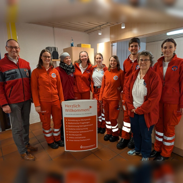Blutspende in Petershausen (von links): MdL Bernhard Seidenath, Yvonne Neumüller, Veronika Kraus, Alina Huber, Josefine Schmid, Daniela Doll, Simon Denk, Heidi Zerbe und Andrea Stiglmayr. (Foto: BRK)