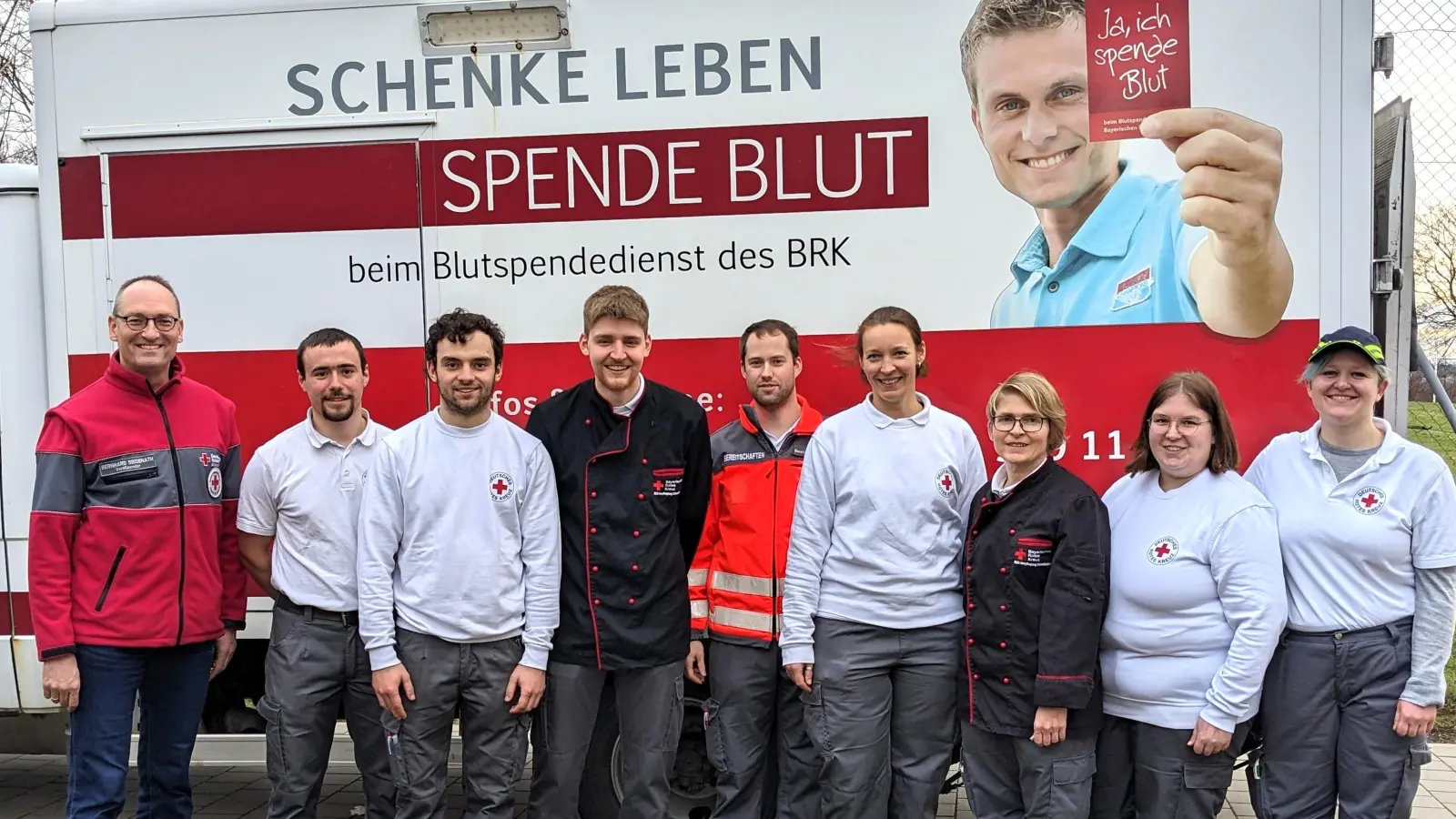 Das Team in Altomünster mit (von li) Bernhard Seidenath, Johannes Richter, Nico Simon, Julian Menz, Benedikt Jung, Vroni Holzmüller, Michaela Merkl, Julia Seitz und Tanja Riedl. (Foto: BRK Dachau)