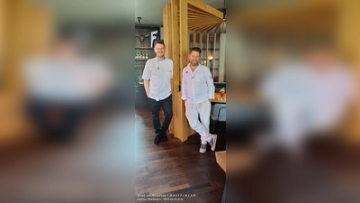 Roman Schmuttermaier (li) vom Rind &amp; Rebe mit „Mein Lokal, Dein Lokal“-Moderator Mike Süsser. (Foto: Andy Förster)