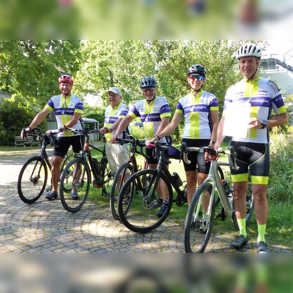 Vertreter des Siegerteams „forice 89“ beim Stadtradeln 2022. (Foto: LA Dachau / Michaela Blanke)