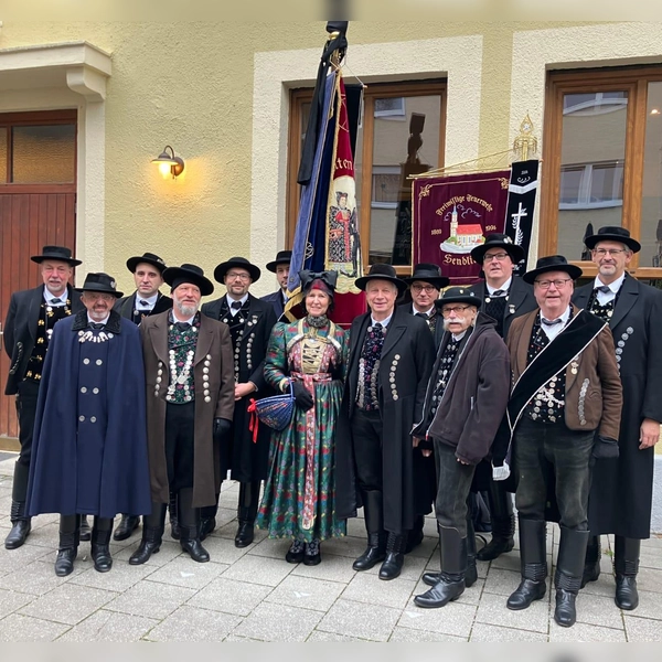 Die Teilnehmer der Ampertaler in Dachauer Tracht. (Foto: D'Ampertaler )