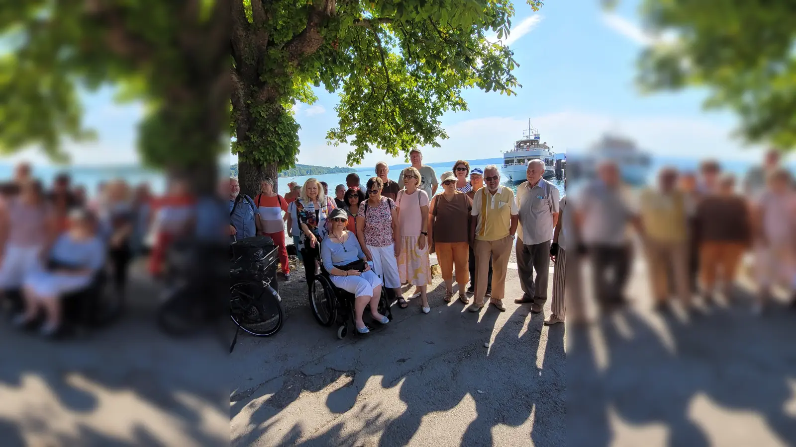 Tagesfahrt an den Ammersee - Freude ist den Teilnehmern deutlich anzusehen. (Foto: Verein Behinderte & Freunde)