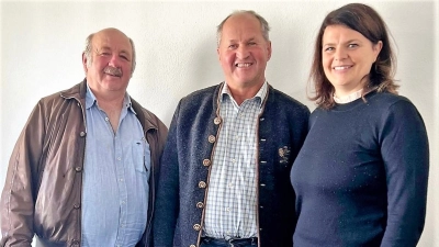 Im Gespräch (von li) Simon Sedlmair, Kreisobmann des Kreisverbands Dachau, Matthias Heitmayr, Kreisobmann des Kreisverbands Fürstenfeldbruck und Katrin Staffler, MdB CSU.  (Foto: www.katrin-staffler.de)