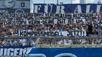 Bundesweit protestieren Fans, wie hier in München, für eine Regionalliga-Reform und die Annahme des Kompass-Modells. (Foto: Anne Wild)
