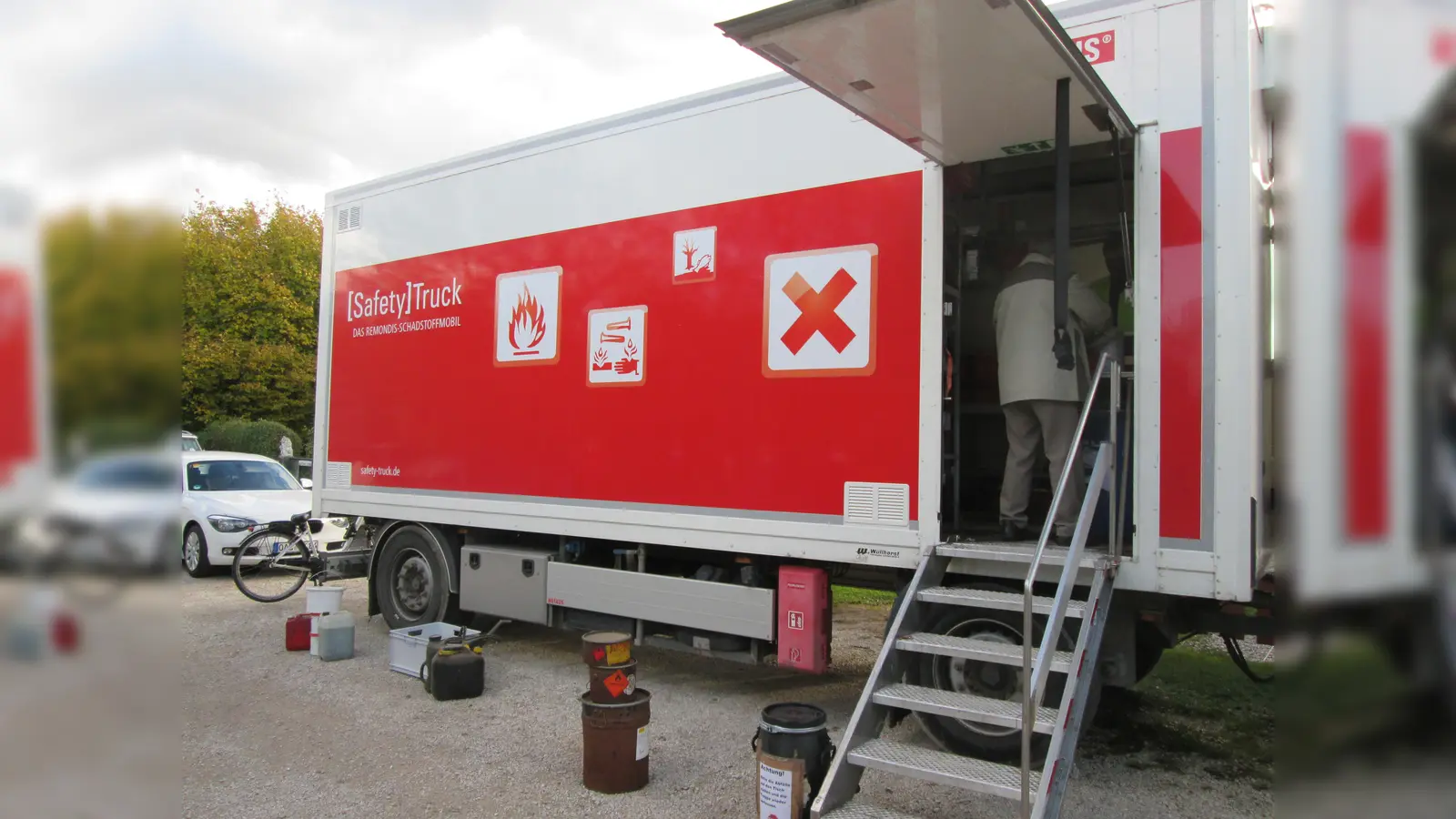 Das Giftmobil im Einsatz. (Foto: Kommunale Abfallwirtschaft)