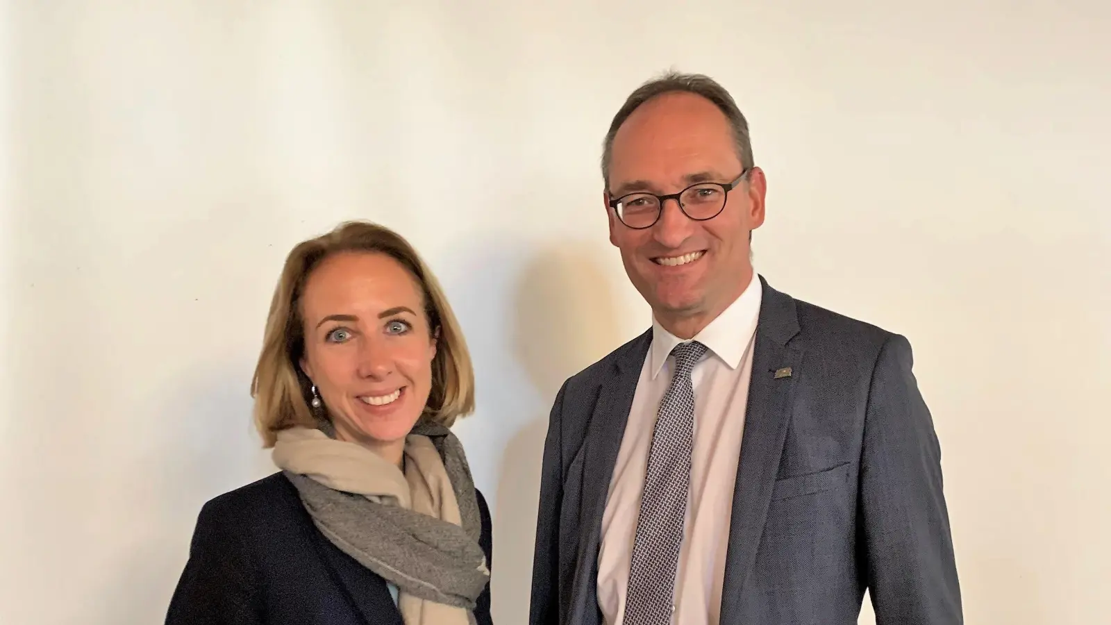 Mit größter Zustimmung wurden Stephanie Burgmaier und Bernhard Seidenath als Direktkandidaten der CSU nominiert. (Foto: CSU)