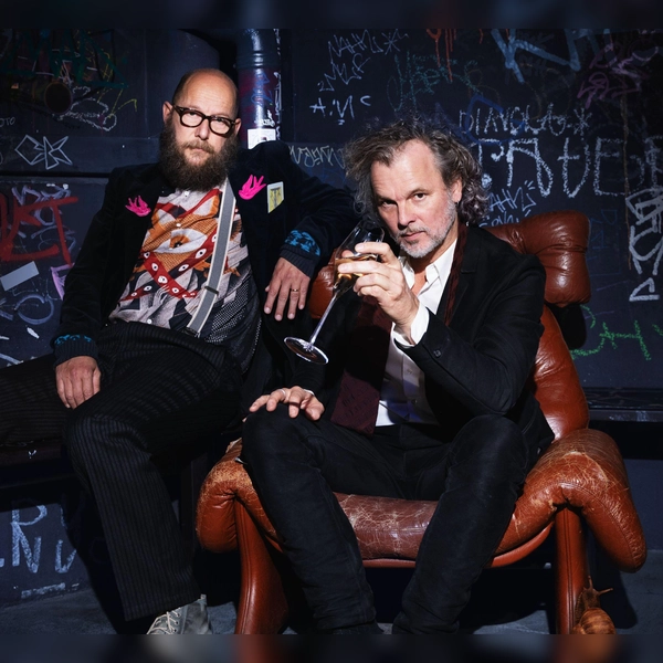 Sänger Sebastian Horn (auch Frontmann der Band Bananafishbones) und Filmkomponist Gerd Baumann (r.) sind die Köpfe von Dreiviertelblut. (Foto: Bert Heinzlmeier)