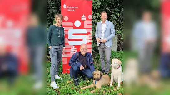 Die Dachauer Sparkasse unterstützte das Rettungshunde Symposium. (Foto: Malteser Dachau)