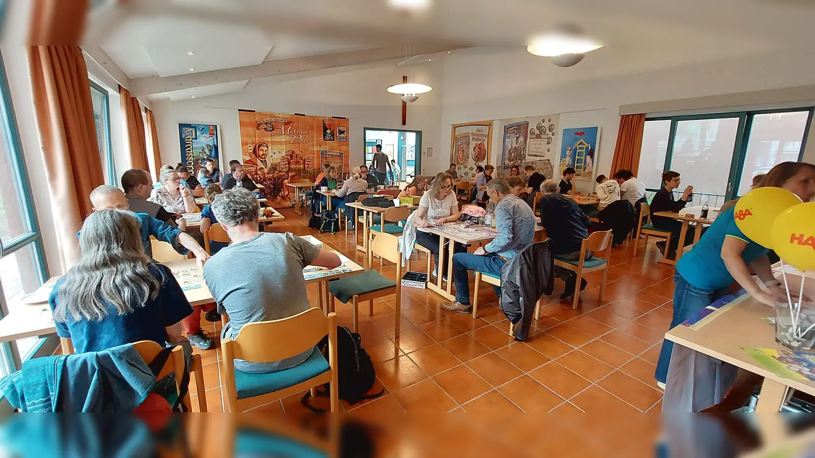 Volles Haus bei den Spieletagen: Wie bereits im Mai freut sich der Spieletreff am ersten Advent auf viele Besucher. (Foto: Spieletreff Karlsfeld)