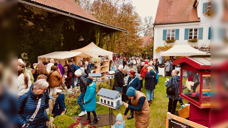 Der Kunsthandwerkermarkt in der Weilachmühle wird immer von vielen Gästen besucht. (Foto: Christian Tesch)