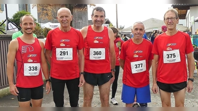 Die erfolgreichen Indersdorfer (von li) Johannes Frohnwieser, Michael Rauch, Wolfgang Grau, Jakob Furtmayr und Gerhard Seitz. (Foto: SGI / Hans und Sonja Munz)