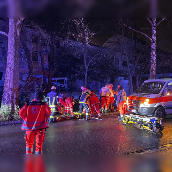 Aus dem Viehgassenbach konnte die Wasserwacht zusammen mit der Feuerwehr eine gestürzte Person retten. (Foto: red)