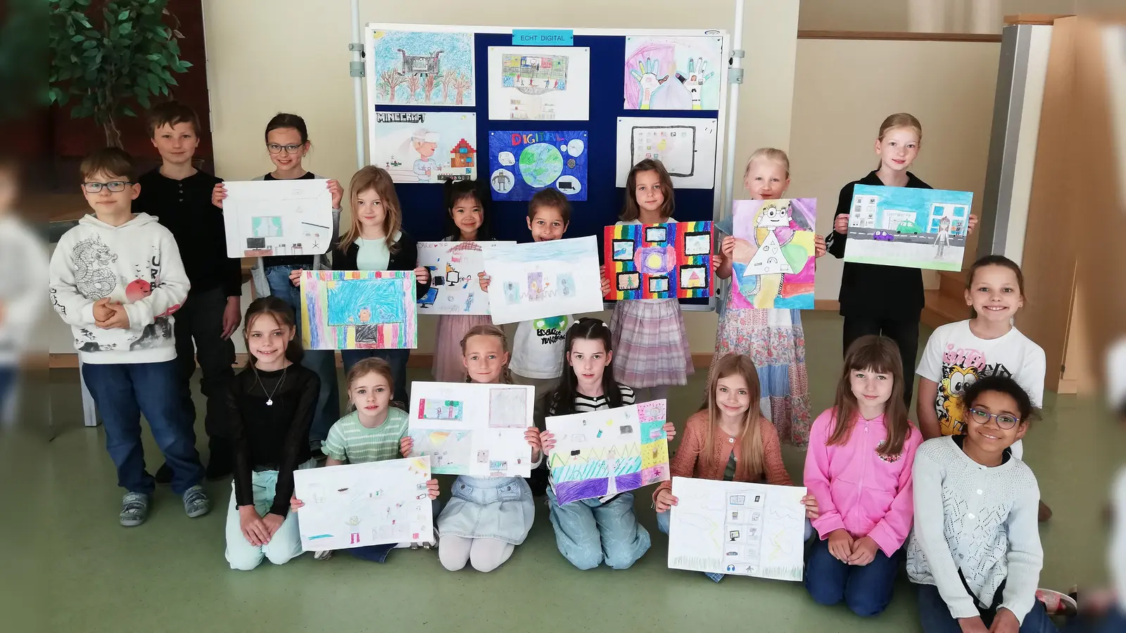 Die Klassensieger des VR Wettbewerbs „jugend creativ“ in der Klosterschule (Foto: VR Bank Dachau)