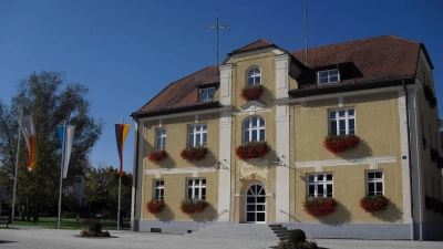 Das Rathaus in der WestAllianz-Gemeinde Maisach, deren Erster Bürgermeister Hans Seidl die Arbeitsgruppe Energie und Klimaschutz innerhalb des regionalen Wirtschaftsverbunds leitet. (Foto: WestAllianz)