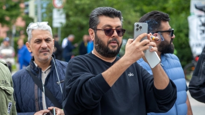 Gescheiterte Beziehung: Hasan Abdullah Mohamed Ismaik (mitte).  (Foto: Anne Wild)