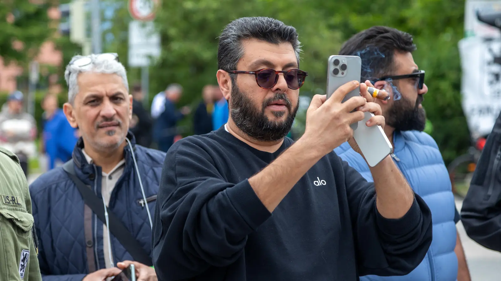 Gescheiterte Beziehung: Hasan Abdullah Mohamed Ismaik (mitte).  (Foto: Anne Wild)