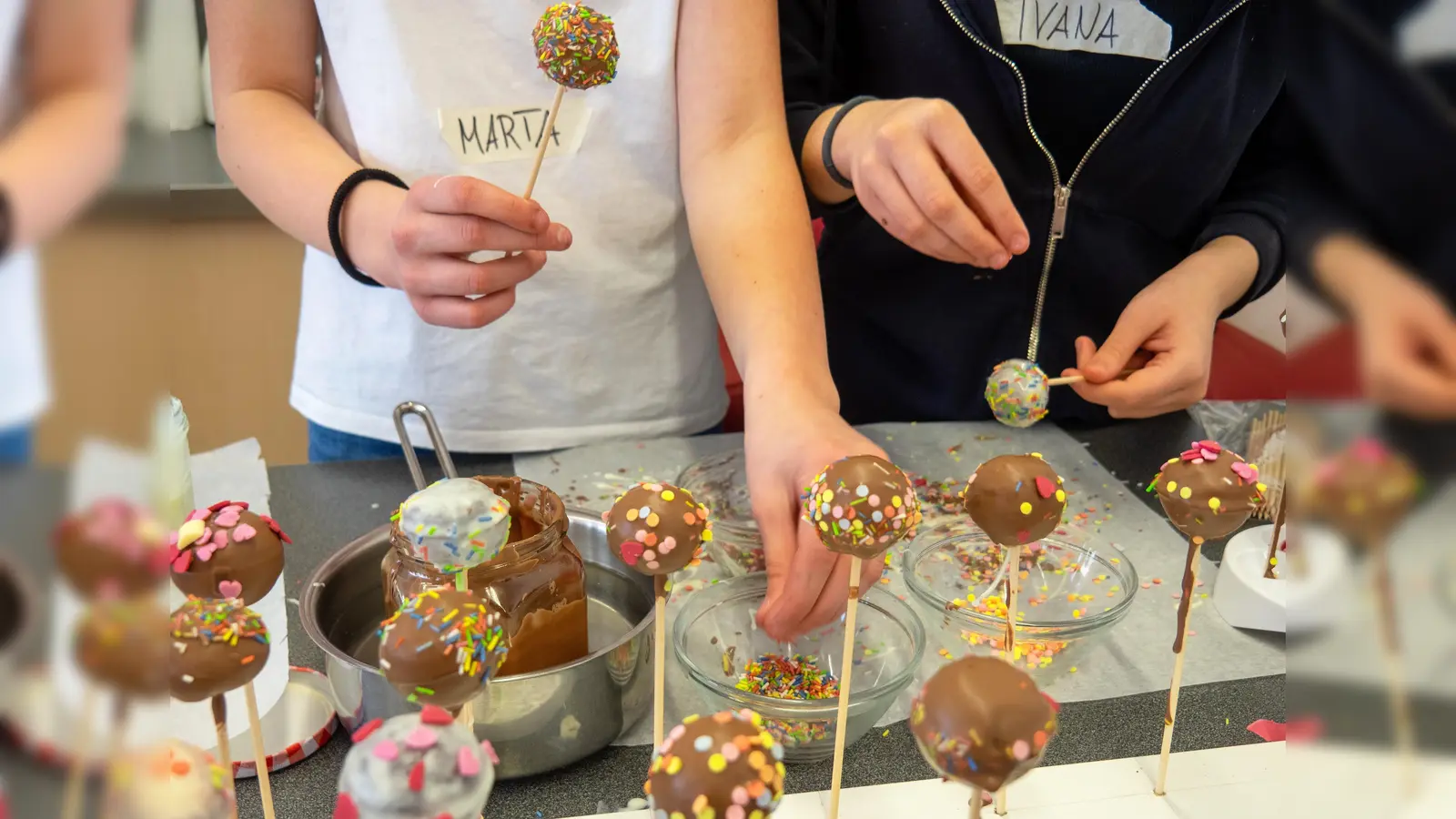 Bei den Projekttagen wurde auch leckere Schokolade hergestellt. (Foto: KJR / Julia Janisch)