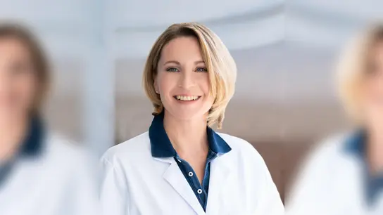 Chefärztin Dr. Madlen Lahne informiert über Behandlungsmöglichkeiten chronischer Schmerzen. (Foto: Helios)
