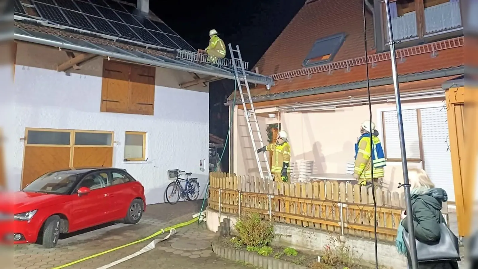 Brand in der Dorfstraße in Hebertshausen. (Foto: Kreisbrandinspektion Dachau)