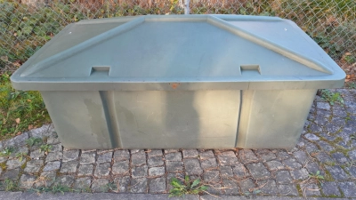 Solche Streugutbehälter werden im Gemeindegebiet Karlsfeld nicht mehr aufgestellt. (Foto: Bauhof Karlsfeld)