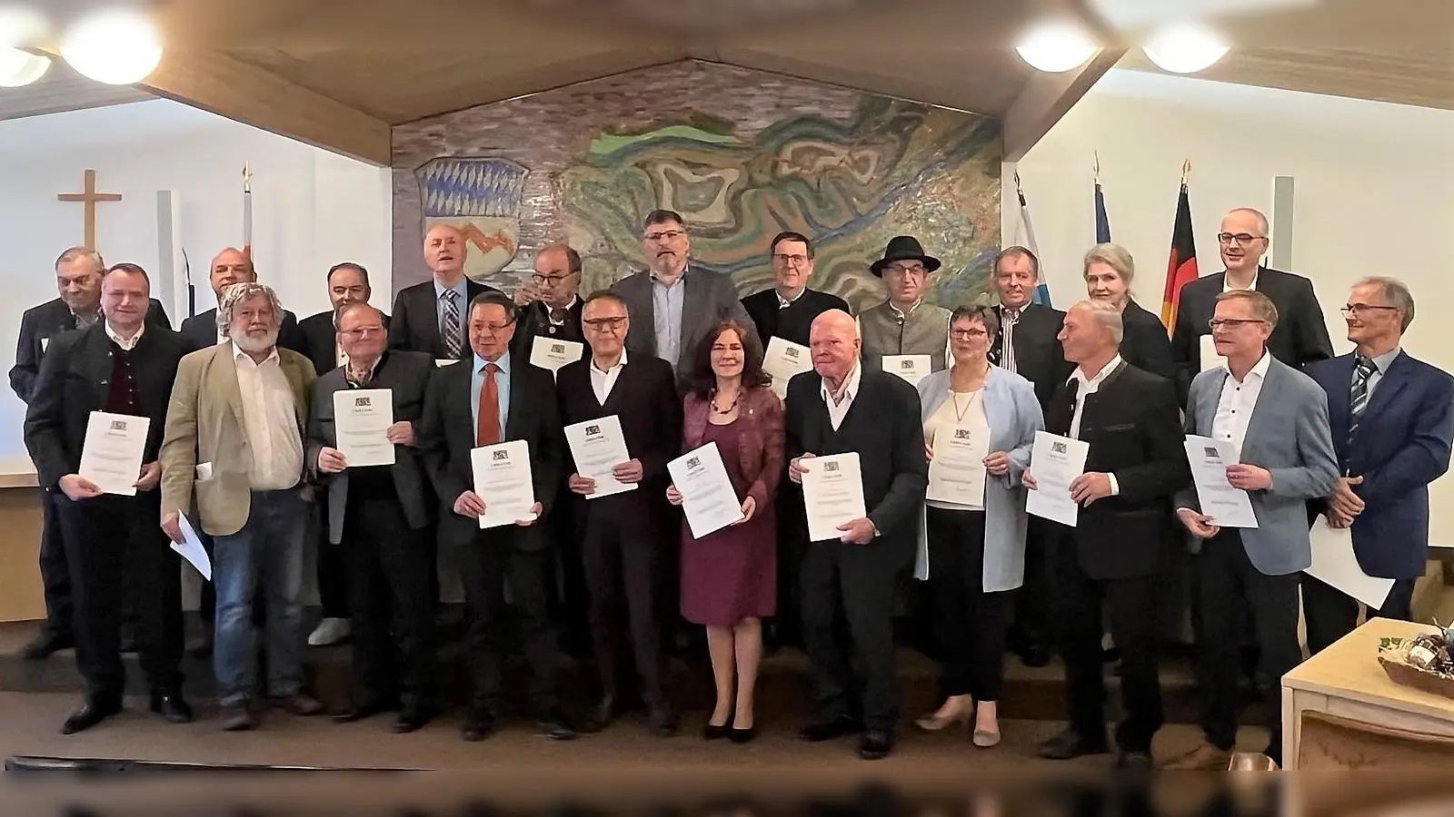 25 Bürgerinnen und Bürger wurden für ihr kommunalpolitisches Engagement im Ehrenamt ausgezeichnet. (Foto: LA Dachau / Sabrina Schwarz)