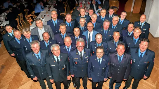 Sie wurden für 40 Jahre aktiven Dienst im Dachauer Kreisfeuerwehrverband geehrt. (Foto: KFV Dachau)