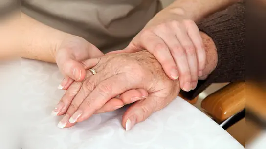 Der Krisendienst Psychiatrie Oberbayern steht Menschen in seelischen Notlagen an den Feiertagen rund um die Uhr zur Seite. (Symbolbild: Erwin Wodicka/Model Colourbox.com)