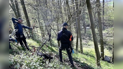 Der neue Obb. Meister Markus Höck li) in Aktion im Gelände. (Foto: BS SIttenbach)