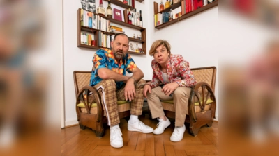 Virtuos quatscht sich das Duo um Kopf und Kragen. (Foto: Sebastian Gabriel)