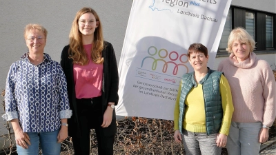 Das Team der Gesundheitsregion und des Pflegestützpunkts Landkreis Dachau: Annette Eichhorn-Wiegand, Laura Hannemann, Anke Wolf und Andrea Lankes (von li). (Foto: Andreas Förster)