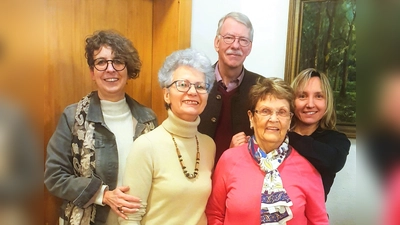 Treffen Seniorenarbeit mit (von li) Ute Hönle und Edith Daschner aus Bergkirchen, Burkhard Haneke, Paula Herzinger und Andrea Müller aus Röhrmoos. (Foto: B. Haneke)