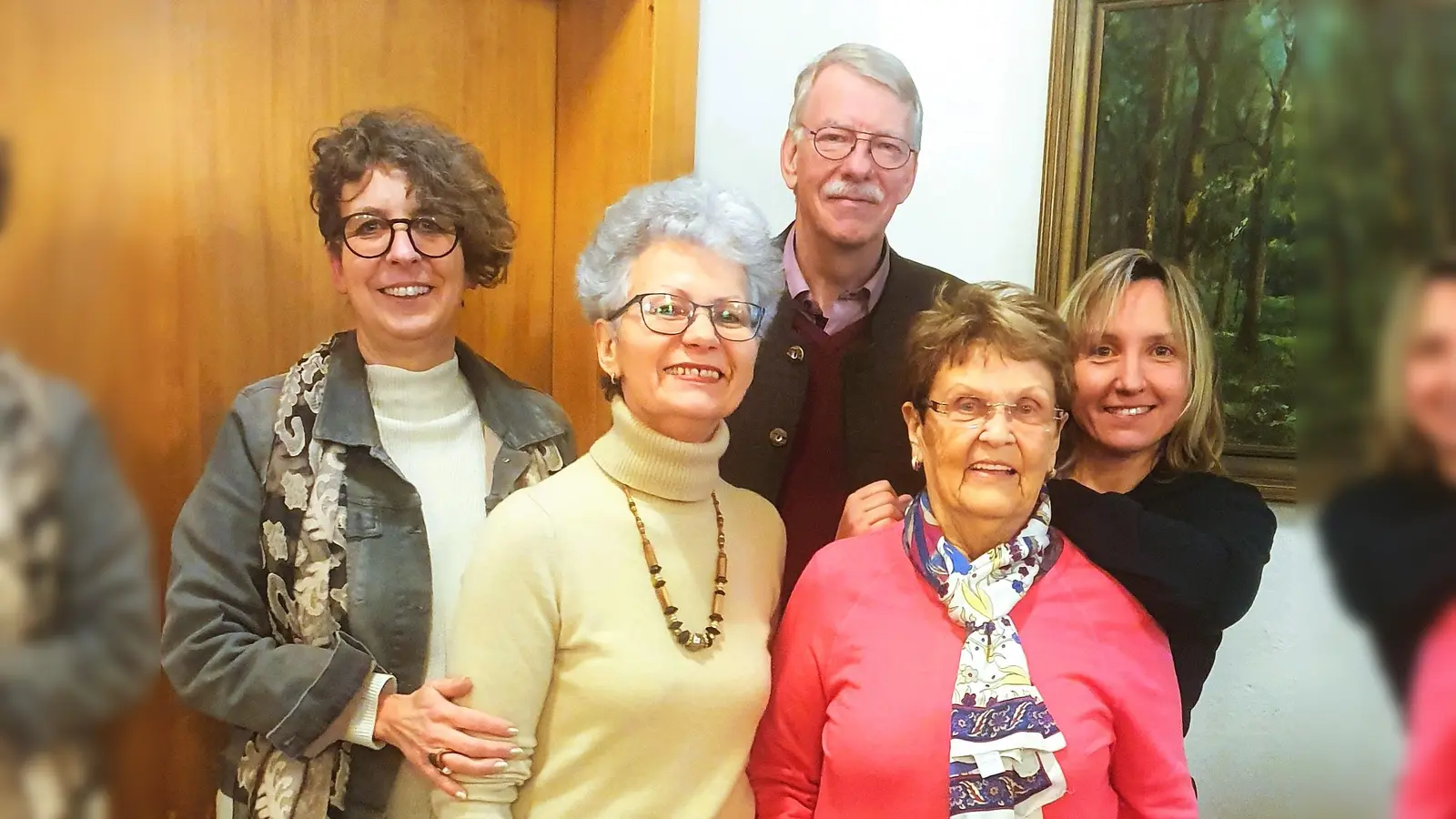 Treffen Seniorenarbeit mit (von li) Ute Hönle und Edith Daschner aus Bergkirchen, Burkhard Haneke, Paula Herzinger und Andrea Müller aus Röhrmoos. (Foto: B. Haneke)