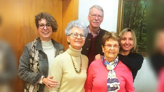 Treffen Seniorenarbeit mit (von li) Ute Hönle und Edith Daschner aus Bergkirchen, Burkhard Haneke, Paula Herzinger und Andrea Müller aus Röhrmoos. (Foto: B. Haneke)