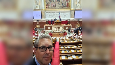 Michael Schrodi in der Assemblée Nationale. (Foto: privat)