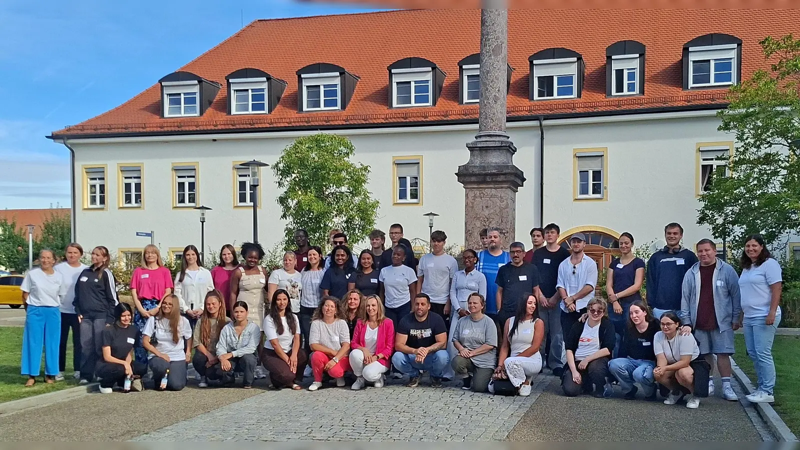 Die Ausbildungskoordinatorinnen heißen beim „meet &amp; greet @ the welcome day“ die neuen Auszubildenden, FSJler (Freiwilliges Soziales Jahr) sowie BFDis (Bundesfreiwilligendienst) herzlich willkommen. (Foto: Franziskuswerk)