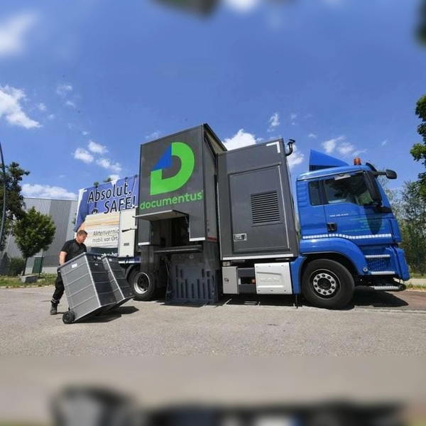 Das „Schreddermobil” der Firma Documentus Bayern GmbH (Foto: Firma Documentus Bayern GmbH)