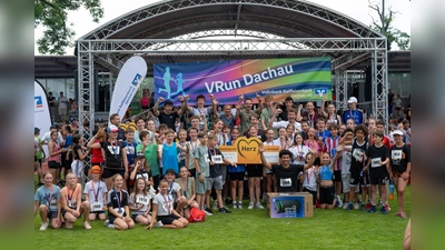 Freuten sich über die Spende in Höhe von 1.640 Euro. (Foto: VR Bank)