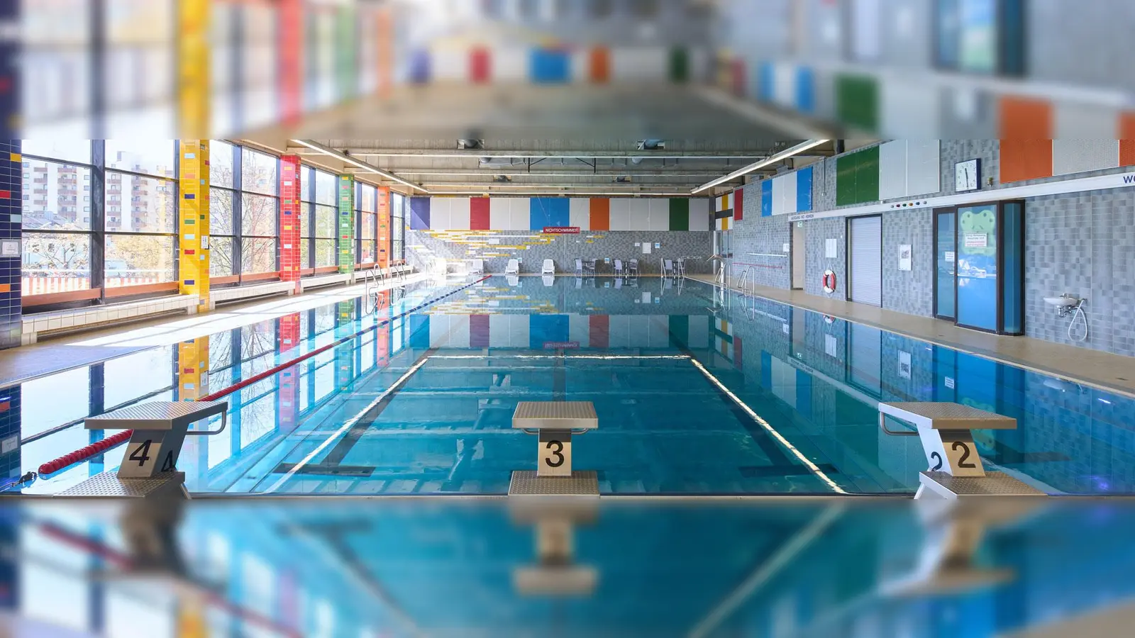 Das Karlsfelder Hallenbad wird vorübergehend geschlossen wegen statischer Probleme. (Foto: www.karlsfeld.de)