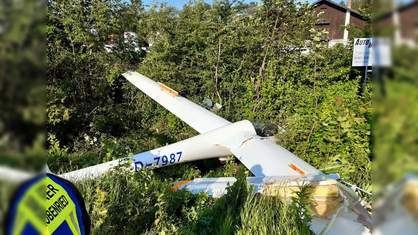 Erst nach der Landebahn kam dieser Segelflieger zum Stehen. (Foto: KFV Dachau)