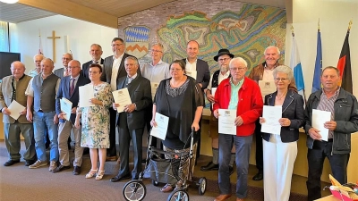16 Bürgerinnen und Bürger wurden für ihr Engagement im Ehrenamt ausgezeichnet. (Foto: LA Dachau / Michaela Blanke)