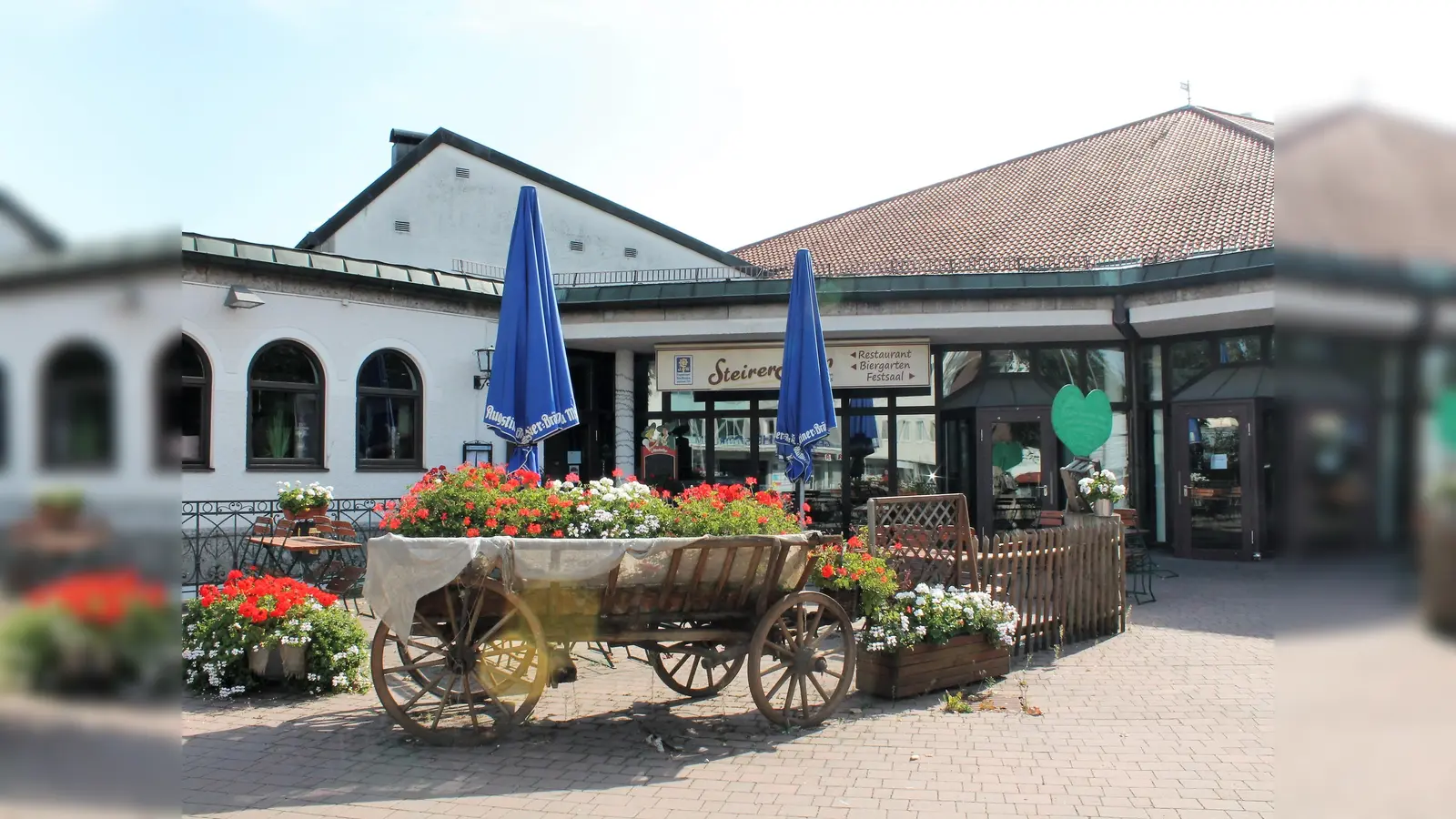 Für die Gaststätte im Bürgerhaus sucht die Gemeinde Karlsfeld eine neue Bewirtung. (Foto: Gemeinde Karlsfeld)