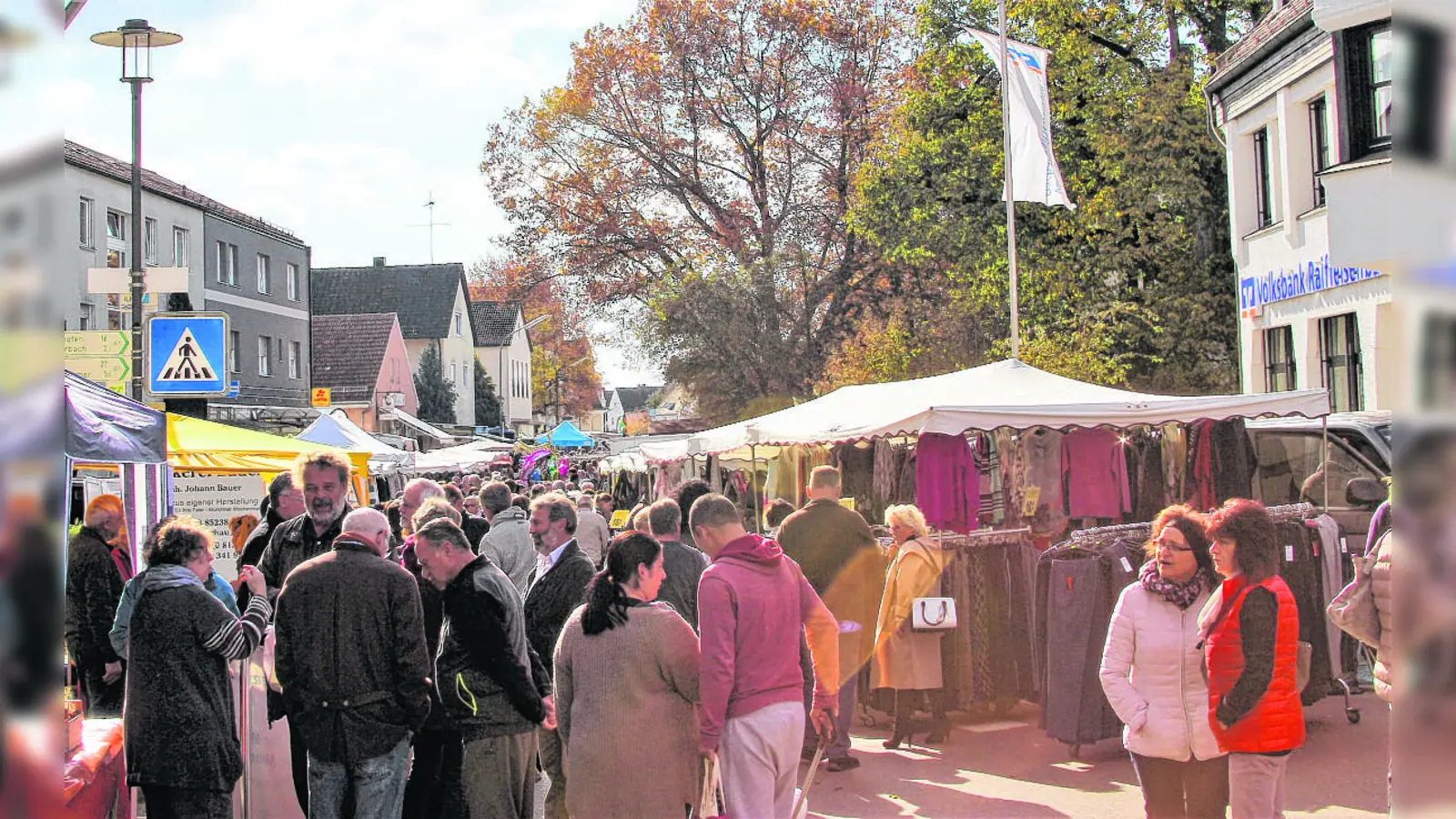 Am Sonntag kann man in Petershausen über den traditionellen Kirchweihmarkt bummeln. (Foto: dek)