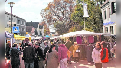 Am Sonntag kann man in Petershausen über den traditionellen Kirchweihmarkt bummeln. (Foto: dek)