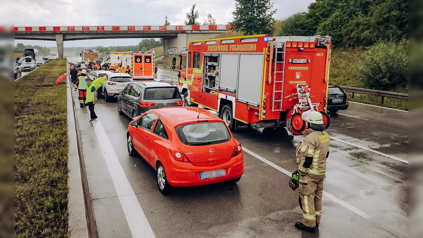 Auf der linken Spur Richtung Stuttgart kam es zum Auffahrunfall mit mehreren Fahrzeugen. (Foto: KBI Dachau)