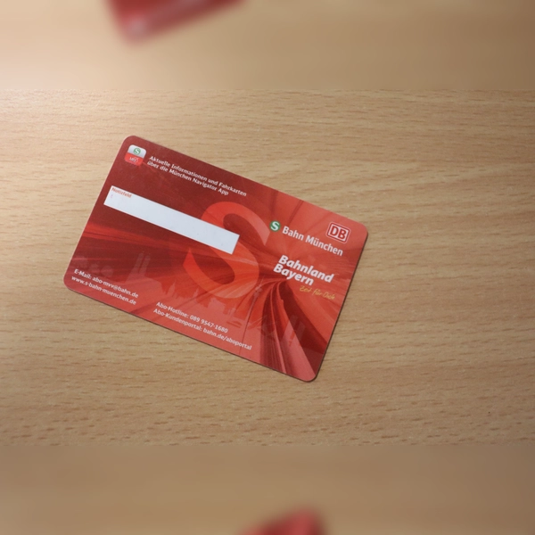 Das Deutschlandticket bietet Vorteile in vielerlei Hinsicht. Diese sollen mit ihm erhalten bleiben. Das „Bündnis Sozialverträgliche Mobilitätswende in Bayern” fordert daher die Politik zum Handeln auf. (Foto: mha)