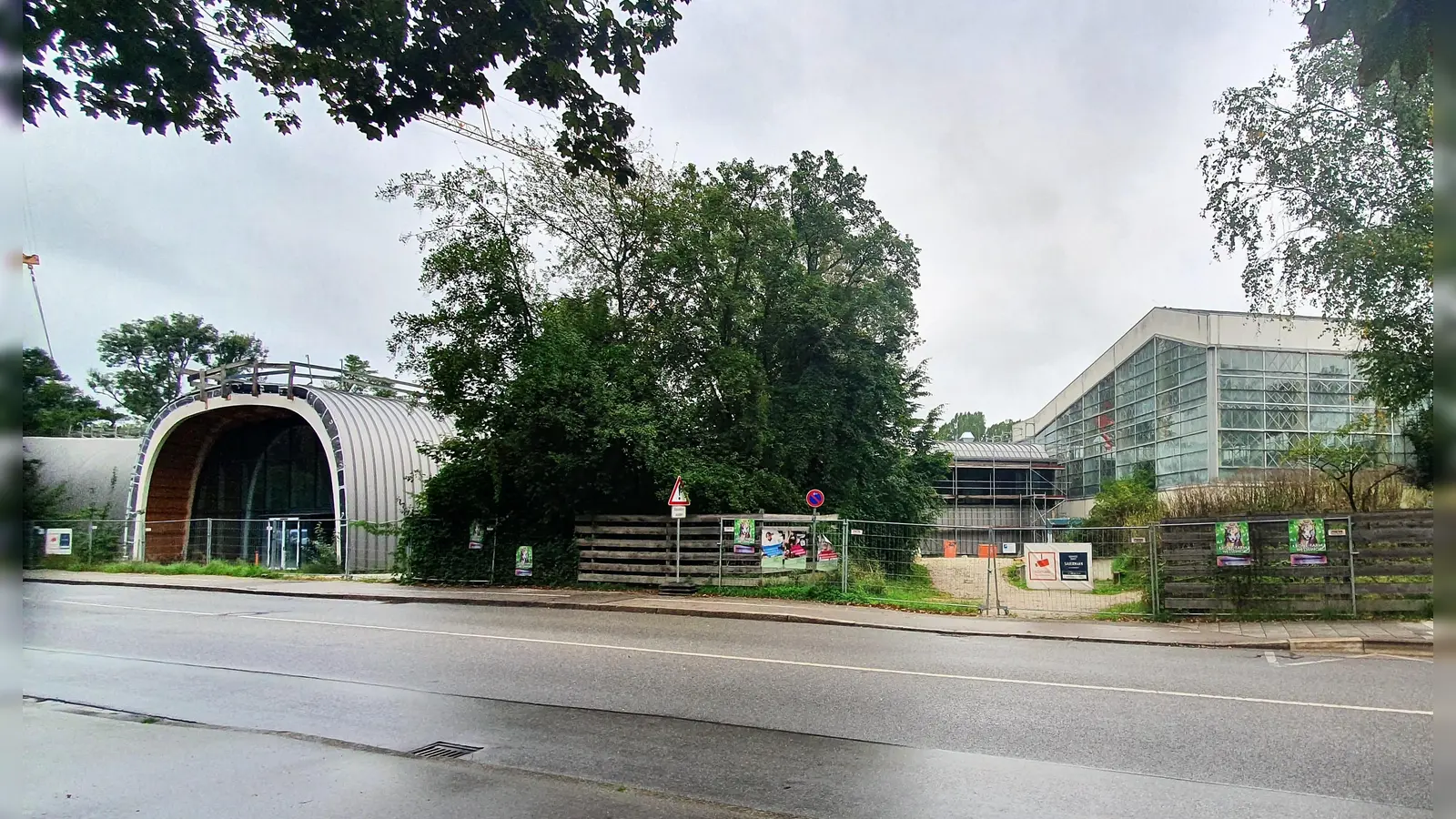 Baustelle Dachauer Hallenbad: Mit einem neuen Architekten wollen die Stadtwerke das Projekt erfolgreich zu Ende bringen. (Foto: ek)